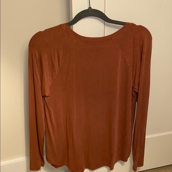 American Eagle soft & sexy long sleeve top - Picture 2 of 2